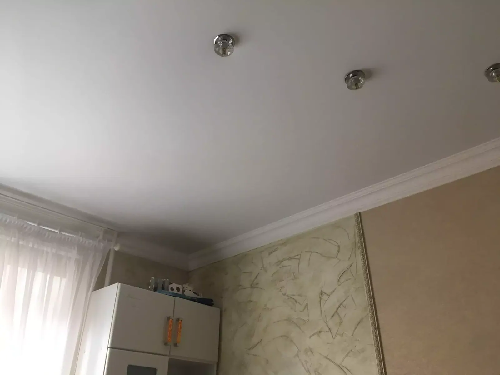 Матовый натяжной потолок в квартиру — Абакан, Чехова, 95, фото 3